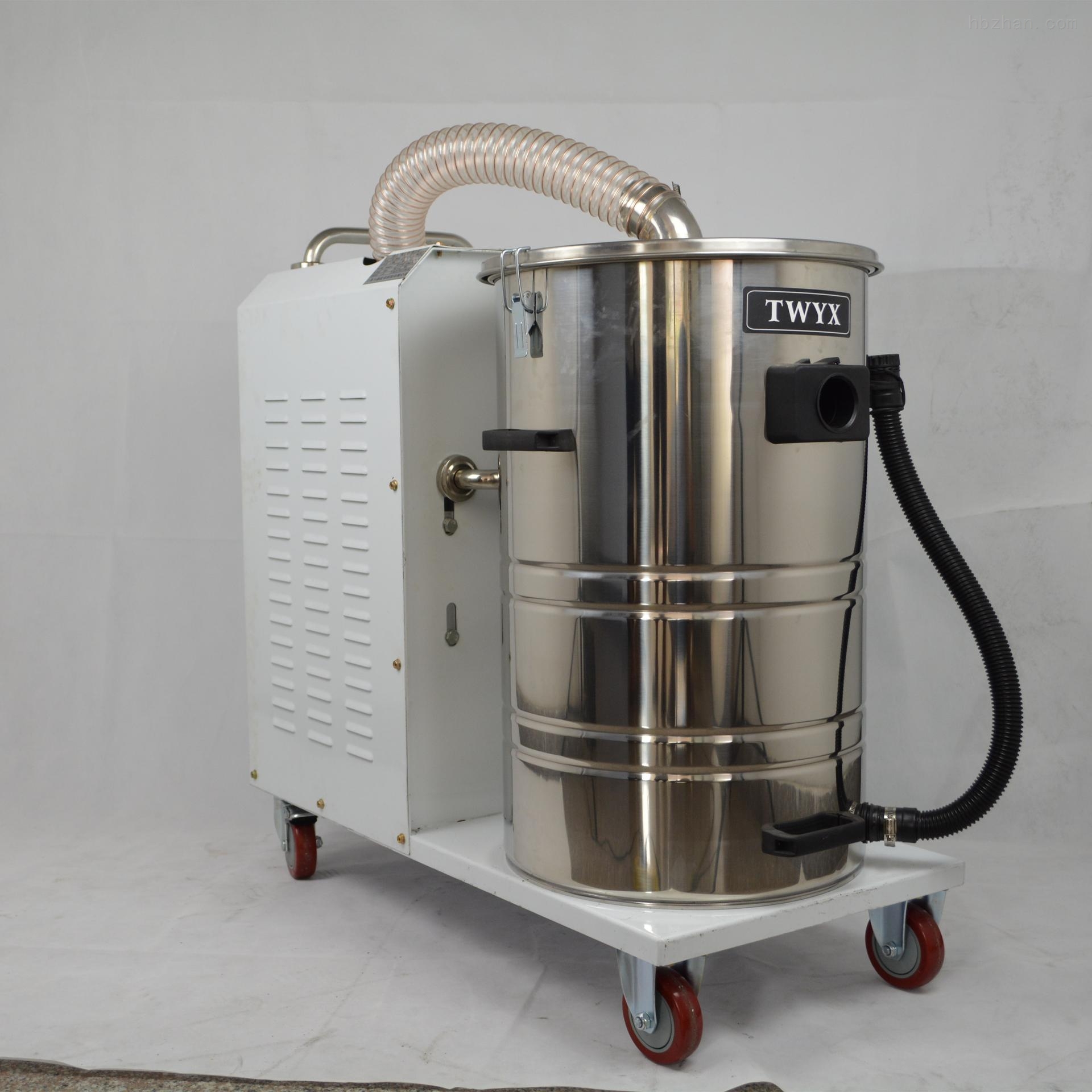 特别是在水泥的包装过程中产生粉尘的吸收,清净工作,改善工人的作业